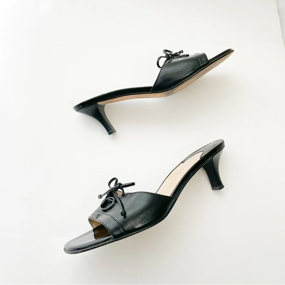 Chanel Black Leather Open Toe Sandals size 35